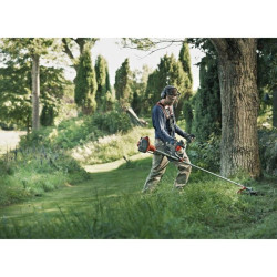 D&eacute;broussaille thermique Husqvarna 122R