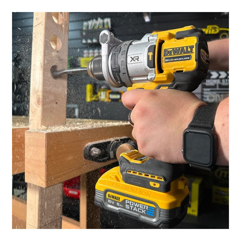 Perceuse-visseuse à percussion 18V XRP Dewalt  + 2 batteries 5 Ah + chargeur