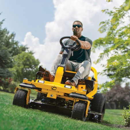 Tondeuse Zero-turn Cub Cadet XZ6 S127 coupe 127 cm, moteur Kawasaki 726cm3