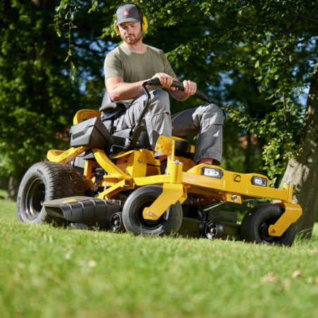 Tondeuse Zero-turn Cub Cadet XZ5 L107 Ultima coupe 107cm, moteur 679 cm³ Tondeuse Zero-turn Cub Cadet XZ5 L107 Ultima coupe 107cm, moteur 679 cm³