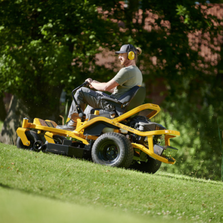 Tondeuse Zero-turn Cub Cadet XZ5 L107 Ultima coupe 107cm, moteur 679 cm³ Tondeuse Zero-turn Cub Cadet XZ5 L107 Ultima coupe 107cm, moteur 679 cm³