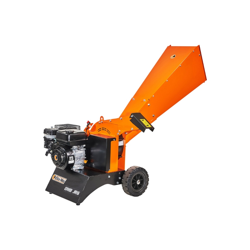 Broyeur de branches et végétaux thermique Oleo Mac OMB JR6