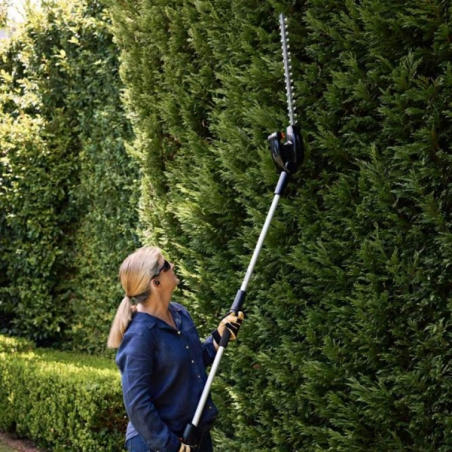 Taille-haie sur perche à batterie Echo DCHCA310, coupe 49cm Taille-haie sur perche à batterie Echo DCHCA310, coupe 49cm