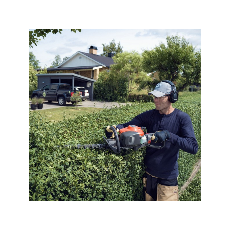 Taille-haie thermique Husqvarna 122HD60 coupe de 60cm et moteur 21.7cm³