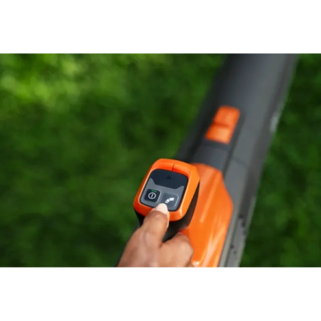souffleur de feuilles sans fil Husqvarna 122iB vendu sans batterie ni chargeur