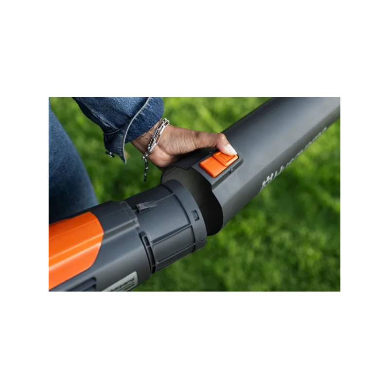 souffleur de feuilles sans fil Husqvarna 122iB vendu sans batterie ni chargeur