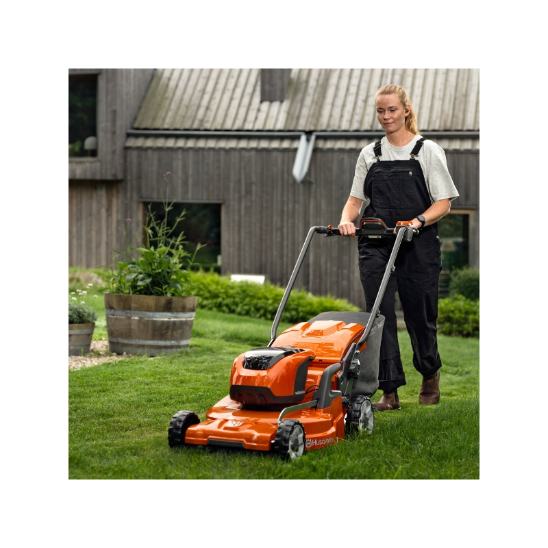 Tondeuse Husqvarna LC356V Moteur 166cm3, variateur de vitesse - coupe 56 cm