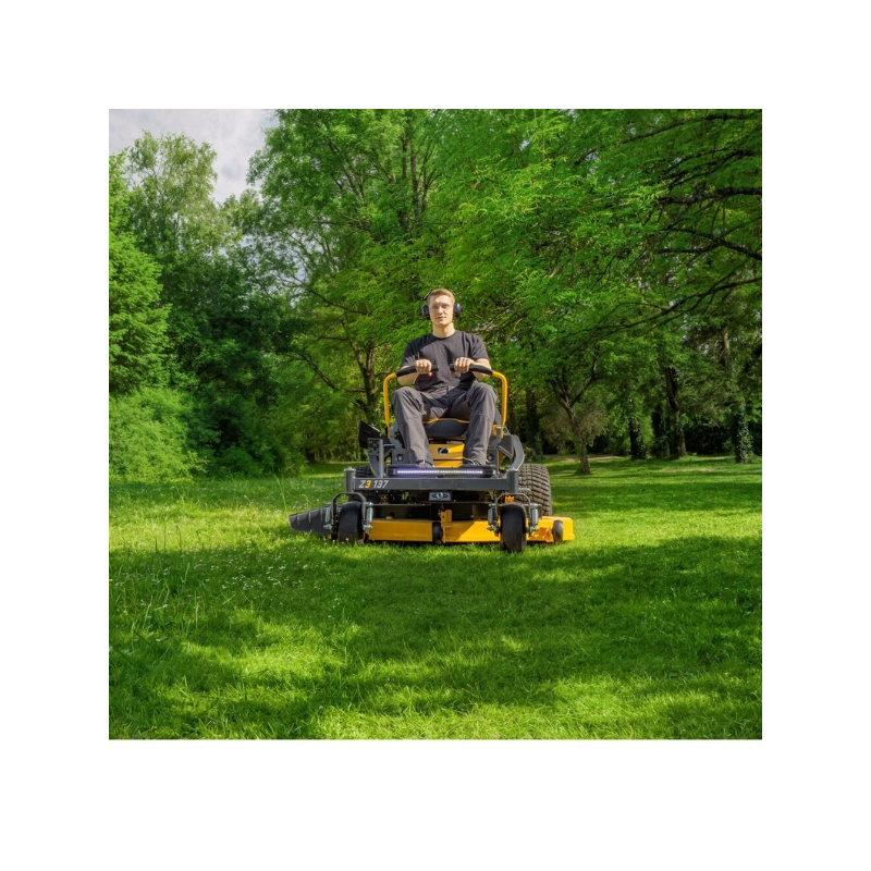 Tondeuse Cub Cadet Ultima Zero Turn Z3 137 - Coupe 137cm Moteur 726cm³