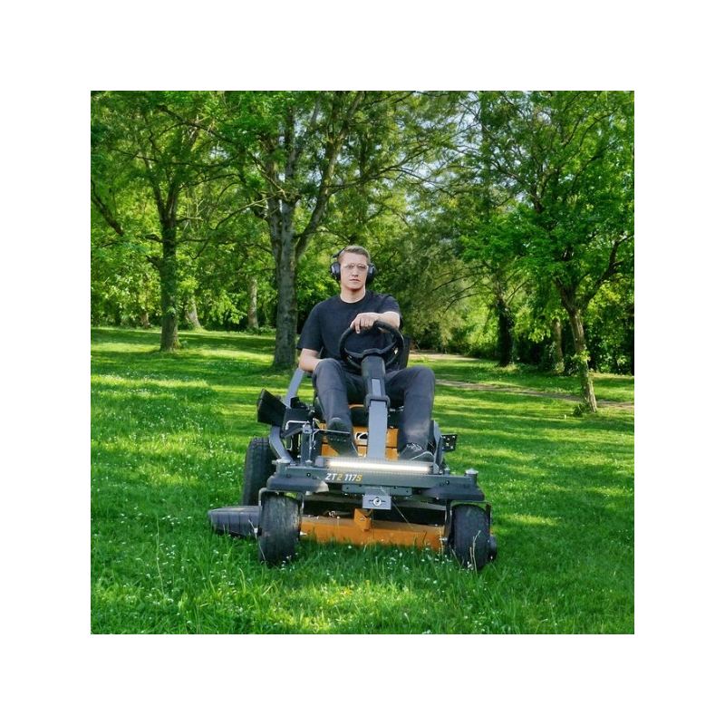 Tondeuse Zero-turn Cub Cadet Z2 117S Ultima - Coupe 117 cm - Moteur 726cm³