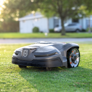 Robot tondeuse Automower Husqvarna 415X - Jusqu'&agrave; 1500m&sup2;