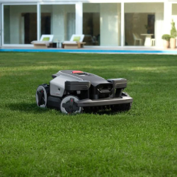 Robot tondeuse sans fil Roborock RockMow Z115 – navigation RTK – terrain 1 500 m²