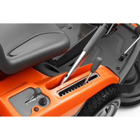 Autoportée coupe frontale rider Husqvarna R214TC Comfort Edition - coupe 94 cm