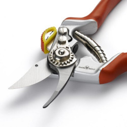 S&eacute;cateur de jardin &agrave; coupe franche Wolf OGAS