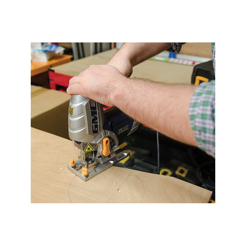 Scie sauteuse à action pendulaire avec guidage laser 750 W GMC