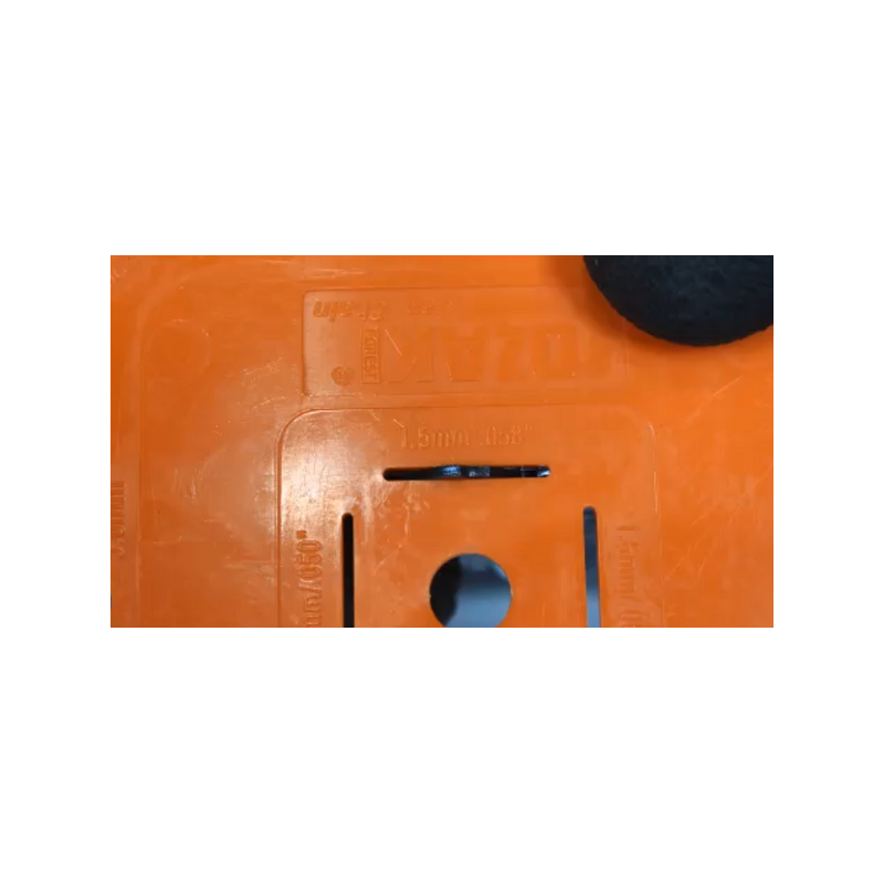 Gabarit de mesure de chaînes et guides de tronçonneuses