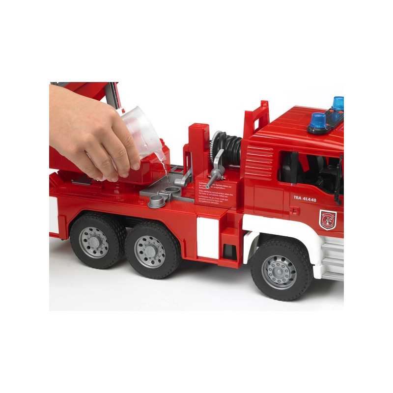 Jouet camion de pompier rouge MAN avec échelle pivotante