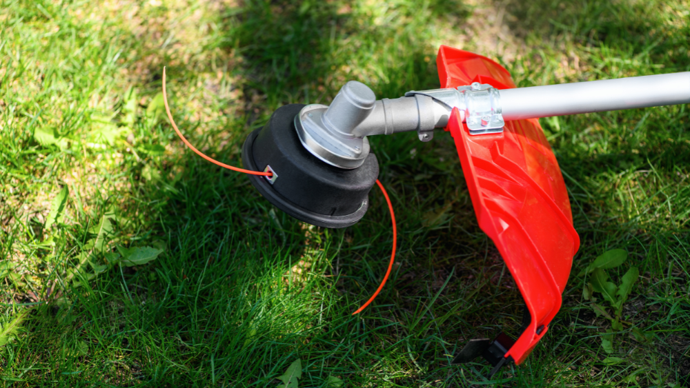 Changer le fil d'une débroussailleuse