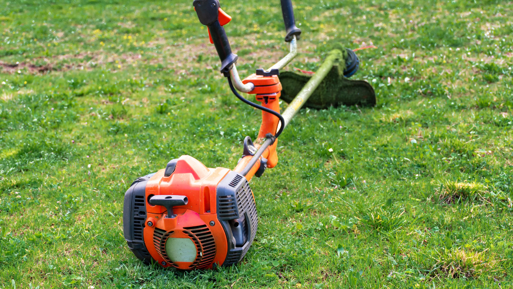 Changer le fil d'une d&eacute;broussailleuse