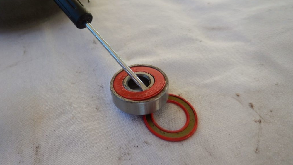 Changer le fil d'une d&eacute;broussailleuse